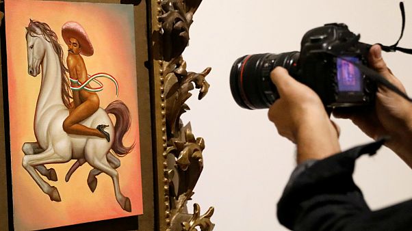 Sanatçı Fabian Chairez'in Meksika devrimi kahramanı Emiliano Zapata'yı çıplak tasvir ettiği tablosu Sanatçı Fabian Chairez'in Meksika devrimi kahramanı Emiliano Zapata'yı çıplak tasvir ettiği tablosu