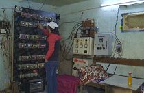 شاهد: محطات توليد منزلية لمواجهة نقص الكهرباء الحاد في العراق