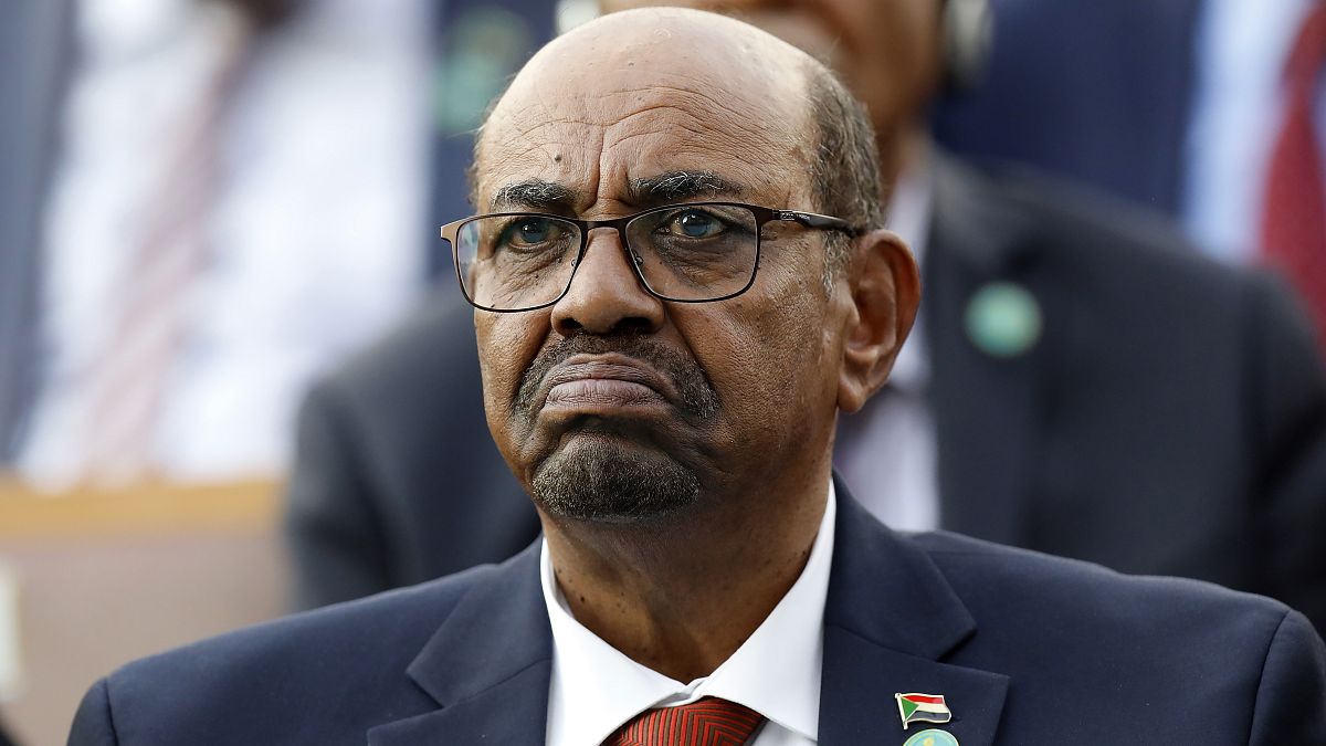 Elítélték hazájában a megbuktatott szudáni elnököt 