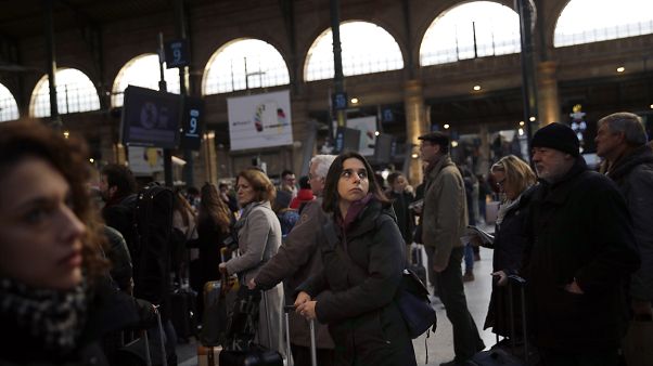 Απεργιακό χάος στη Γαλλία και απόγνωση των εμπόρων Απεργιακό χάος στη Γαλλία και απόγνωση των εμπόρων