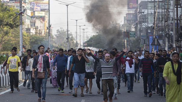 Hindistan'ın Gauhati bölgesinde düzenlenen vatandaşlık yasası karşıtı gösteriler Hindistan'ın Gauhati bölgesinde düzenlenen vatandaşlık yasası karşıtı gösteriler