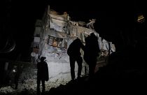 Arnavutluk'ta savcılar, depremde yıkılan binalarda suçu bulunan 17 kişi hakkında yakalama kararı çıkardı
