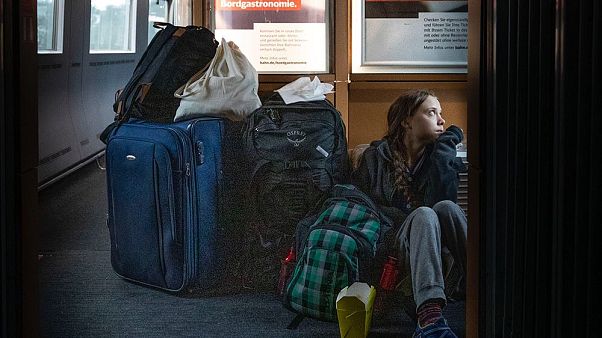 "Welcome on Deutsche Bahn": Greta Thunberg im überfüllten ICE "Welcome on Deutsche Bahn": Greta Thunberg im überfüllten ICE