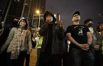 Hong Kong'de hükümet karşıtları ve yanlıları yine sokağa çıktı