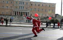Γέμισαν Αγιοβασίληδες οι δρόμοι της Αθήνας