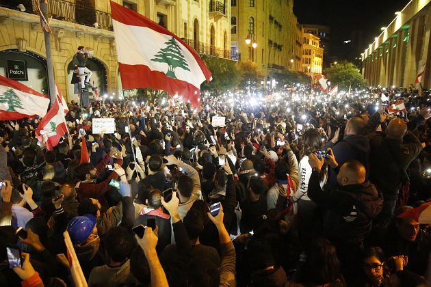 Protestos violentos no Líbano