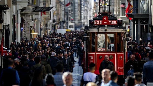Türkiye'de işsizlik yüzde 13.8'e yükseldi Türkiye'de işsizlik yüzde 13.8'e yükseldi