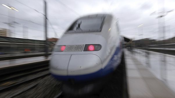 La huelga se estanca en Francia en su duodécimo día y se intensificará este martes en más sectores La huelga se estanca en Francia en su duodécimo día y se intensificará este martes en más sectores