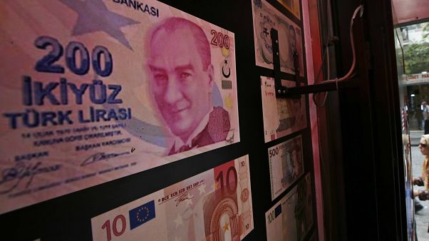 İstanbul'da bir döviz bürosu İstanbul'da bir döviz bürosu