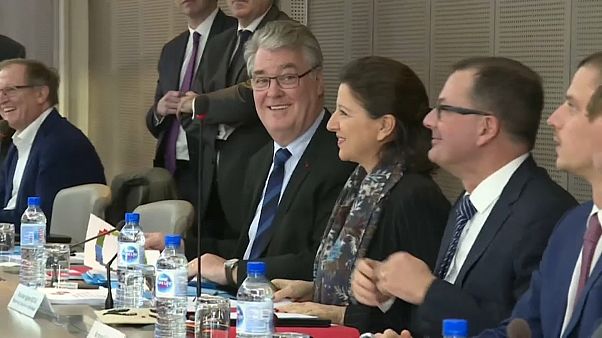 فرنسا: استقالة "مهندس" إصلاح أنظمة التقاعد المتهم بتضارب المصالح فرنسا: استقالة "مهندس" إصلاح أنظمة التقاعد المتهم بتضارب المصالح