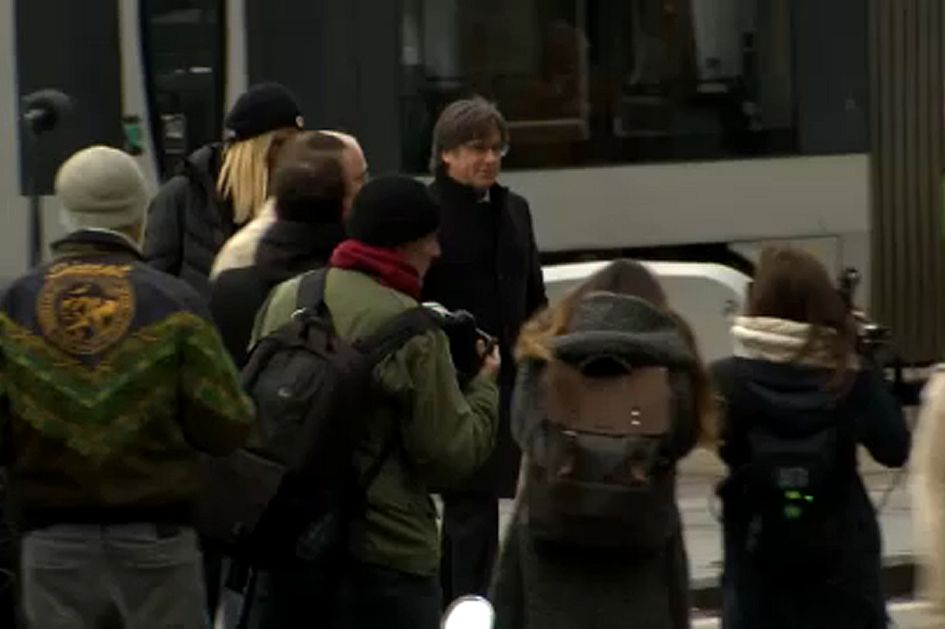 Tribunal belga adia decisão sobre Puigdemont