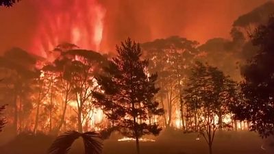 صحنه‌هایی از آتش مهیب مهارنشدنی در گرم‌ترین روز بهاری استرالیا