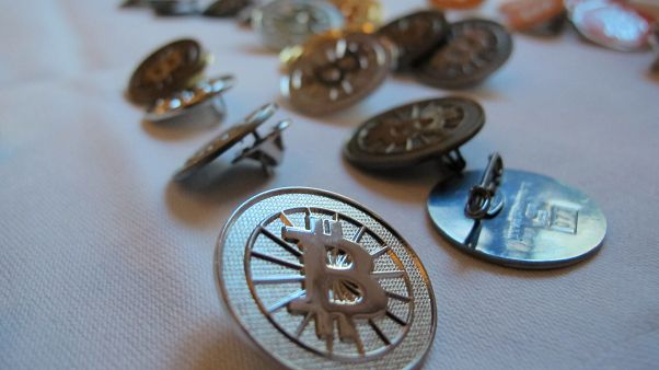 Bitcoin kullanıcıları kayıp 135 milyon doların peşinde:' İş insanının mezarı otopsi için açılsın' Bitcoin kullanıcıları kayıp 135 milyon doların peşinde:' İş insanının mezarı otopsi için açılsın'