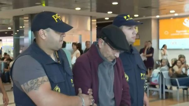 Polícia da ditadura regressa à Argentina para ser julgado Polícia da ditadura regressa à Argentina para ser julgado