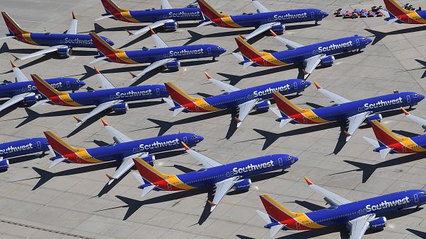 Boeing suspende produção dos 737 Max Boeing suspende produção dos 737 Max