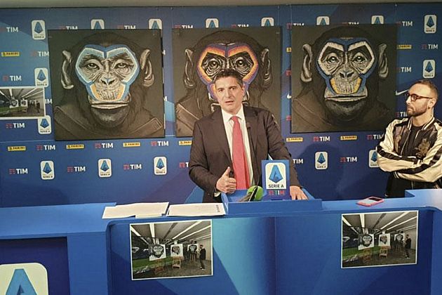 Trittico di scimmie contro il razzismo, la Lega Serie A si scusa