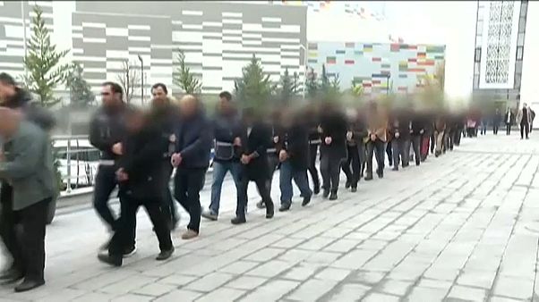 Turquie : près de 200 arrestations liées au putsch manqué Turquie : près de 200 arrestations liées au putsch manqué