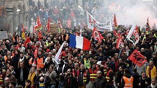 حضور ۳۵۰ هزار معترض در خیابان‌های پاریس؛ پلیس گاز اشک‌آور شلیک کرد