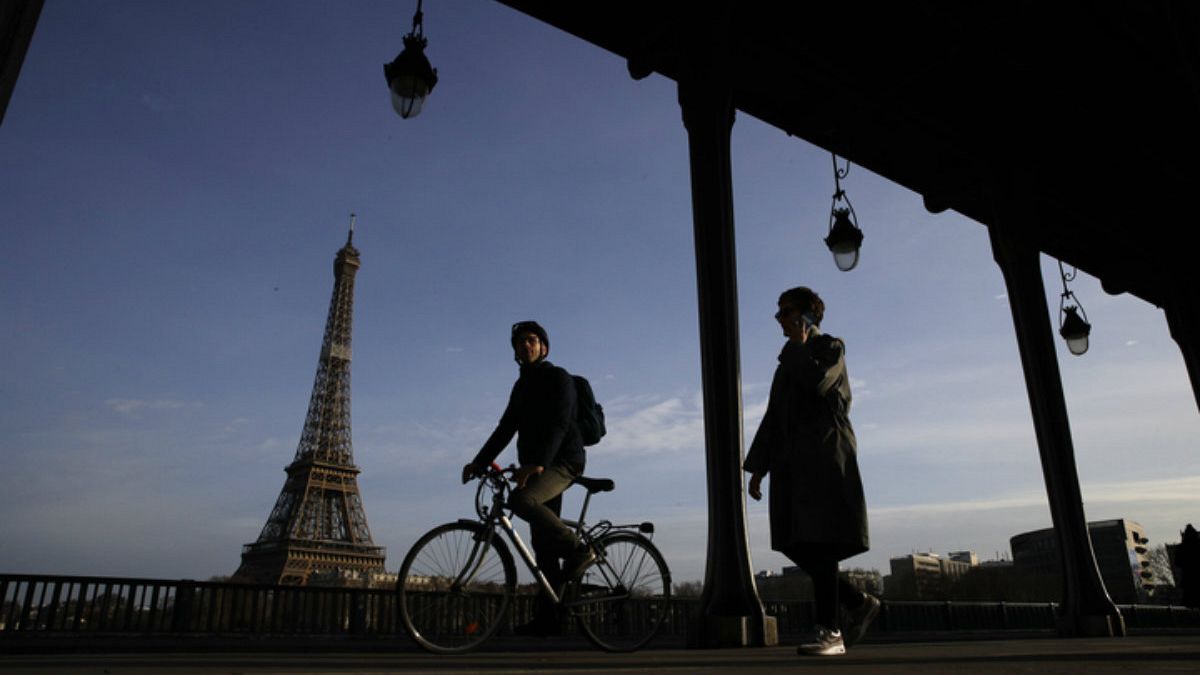 Bike and scooter accidents rise  in Paris as strikes paralyse public transport