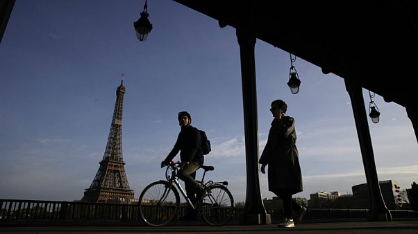 Bike and scooter accidents rise in Paris as strikes paralyse public transport Bike and scooter accidents rise in Paris as strikes paralyse public transport