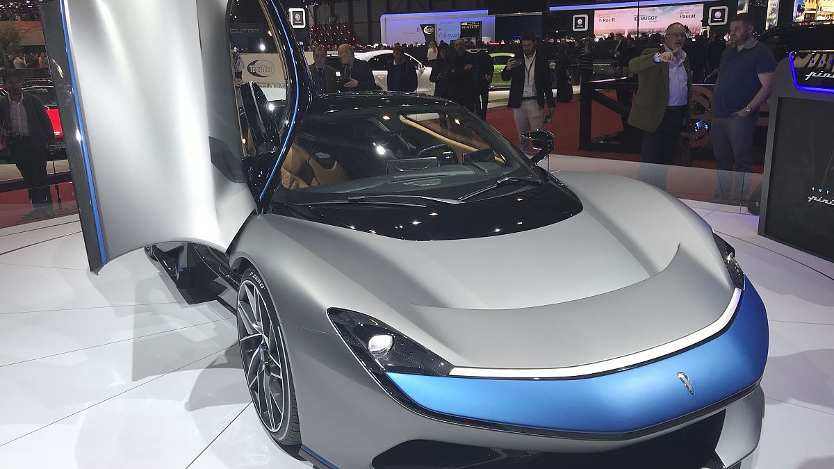 Exhibición de un Pininfarina Battista en el Salón del Automóvil de Ginebra 2019