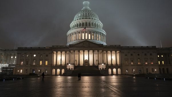 Конгрессмены-демократы против президента США Конгрессмены-демократы против президента США