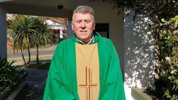 El sacerdote Eduardo Lorenzo El sacerdote Eduardo Lorenzo