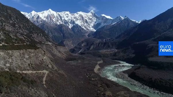 "Plus les glaciers fondent sur le plateau tibétain, plus il y aura des vagues de chaleur en Europe" "Plus les glaciers fondent sur le plateau tibétain, plus il y aura des vagues de chaleur en Europe"