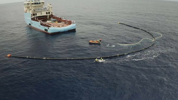 Mit 600 Meter langem Staubsauger: Dänen fischen Müll aus dem Pazifik Mit 600 Meter langem Staubsauger: Dänen fischen Müll aus dem Pazifik