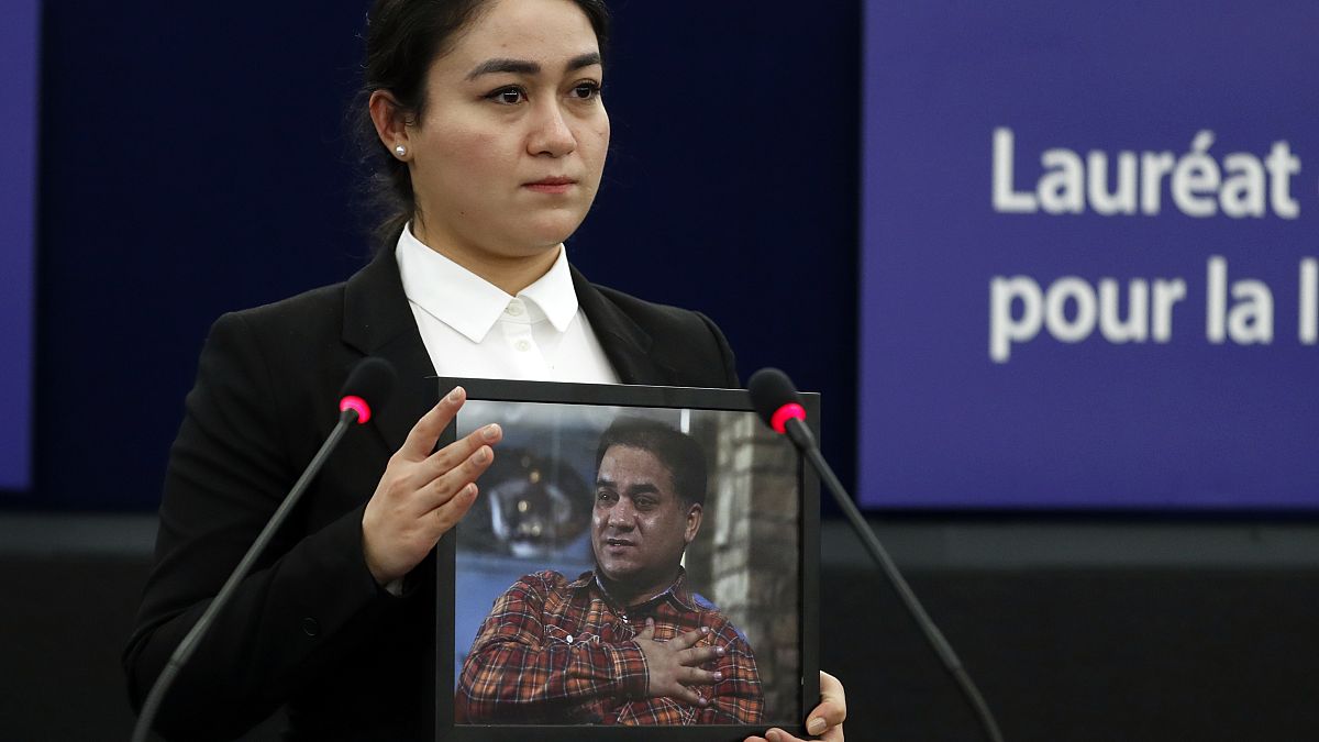 Lánya vette át a bebörtönzött Ilham Tohti Szaharov-díját