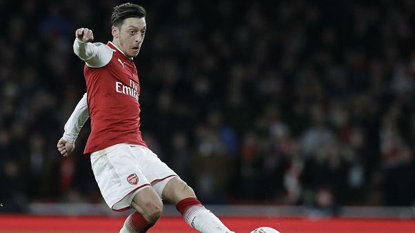 Mesut Özil: Uygur Türkleri'ne destek verdi; Pro Evolution Soccer (PES) 2020'den silindi Mesut Özil: Uygur Türkleri'ne destek verdi; Pro Evolution Soccer (PES) 2020'den silindi
