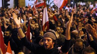 شهران من الاحتجاجات في لبنان ولا حل في الأفق