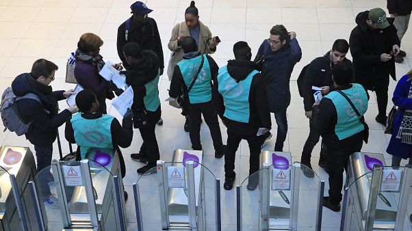 Γαλλία: «Ναι» του Μακρόν σε βελτιώσεις στο συνταξιοδοτικό Γαλλία: «Ναι» του Μακρόν σε βελτιώσεις στο συνταξιοδοτικό