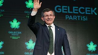 Ahmet Davutoğlu: Türkiye'de ekonomik kriz var, krizi görmeyen krizi çözemez