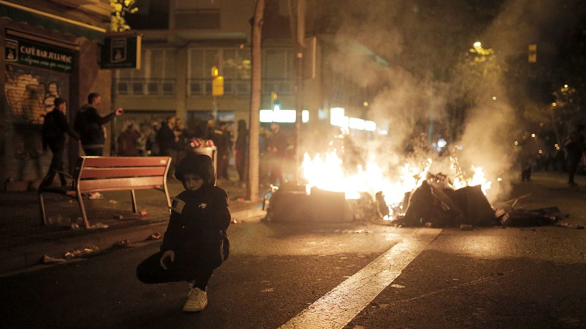 Βαρκελώνη: Tραυματίες από τα επεισόδια έξω από το Καμπ Νου