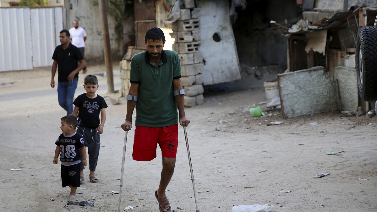 Gazze Şeridi'nde düzenlenen protestolar sırasında İsrail askerlerinin ateşinde ayağını kaybeden Filistinli Ziad el Medeni