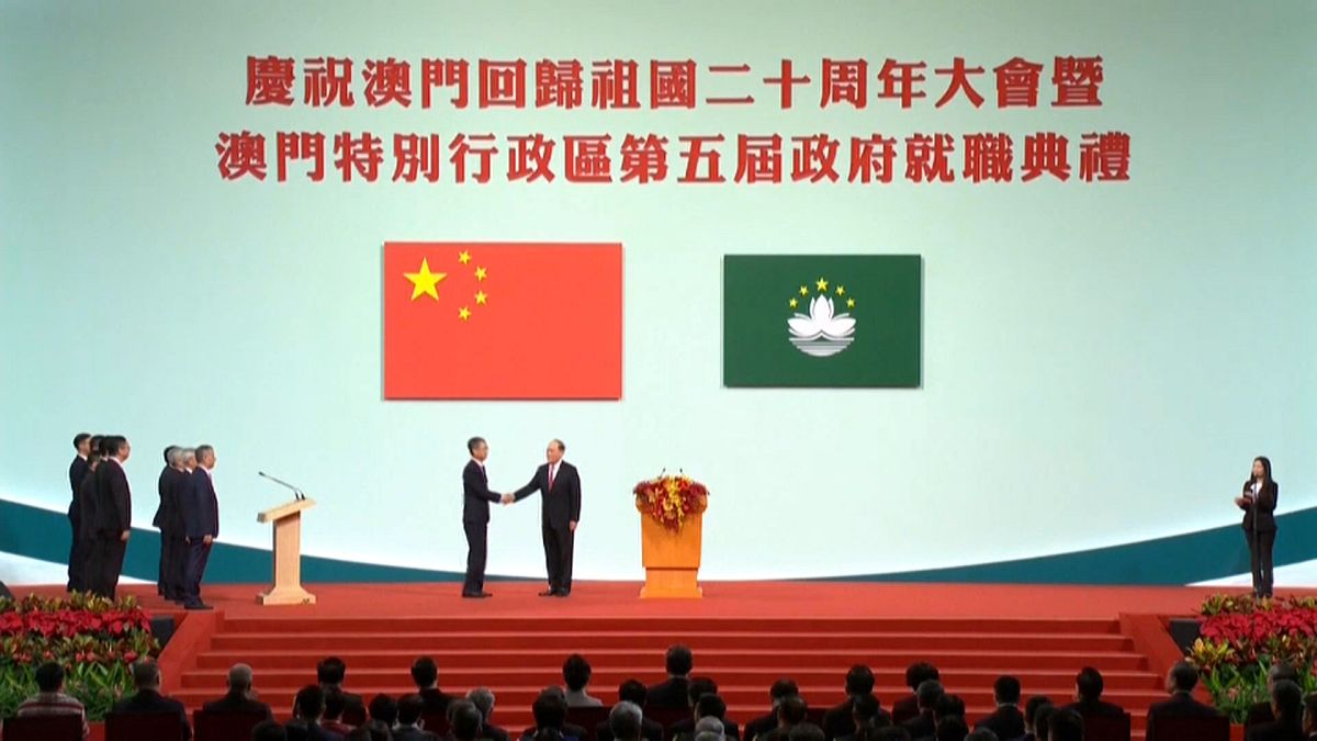 Velada amenaza del presidente chino, Xi JInping, a Hong Kong en su visita a Macao