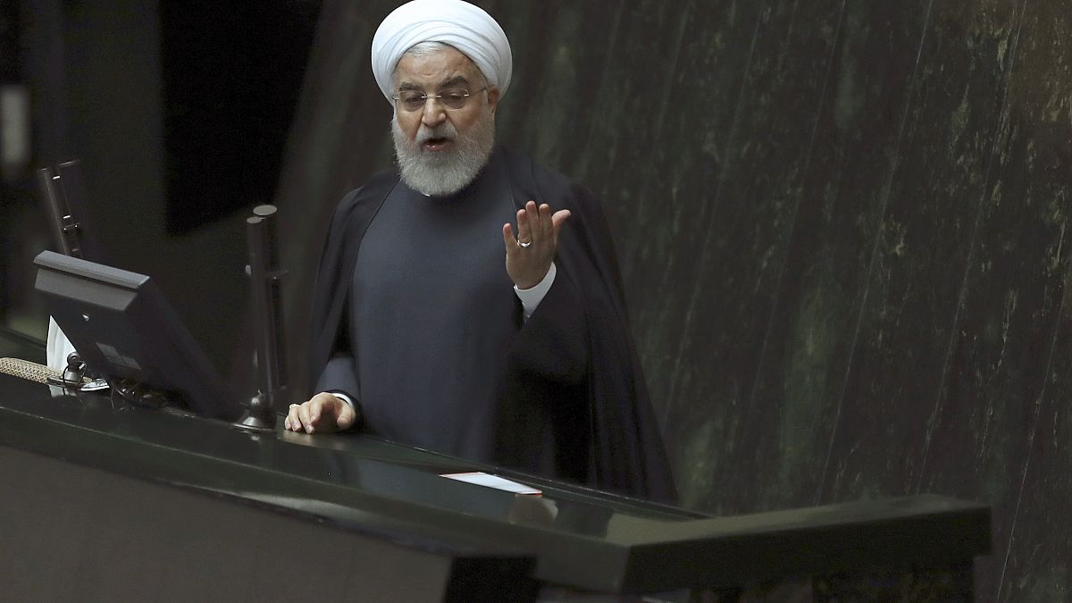 روحاني يقوم  بأول زيارة لرئيس إيراني إلى اليابان منذ أكثر من عقدين 
