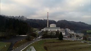 Λουκέτο στο ένα από τα πέντε πυρηνικά εργοστάσια της Ελβετίας