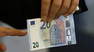 Ismét 350 forint felett az euró