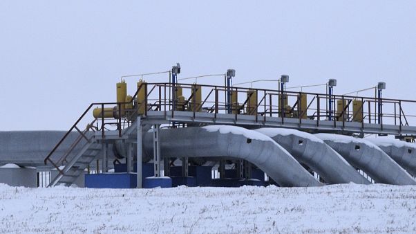 Rusya'da bir gaz istasyonu. Sudzhe / Rusya Rusya'da bir gaz istasyonu. Sudzhe / Rusya