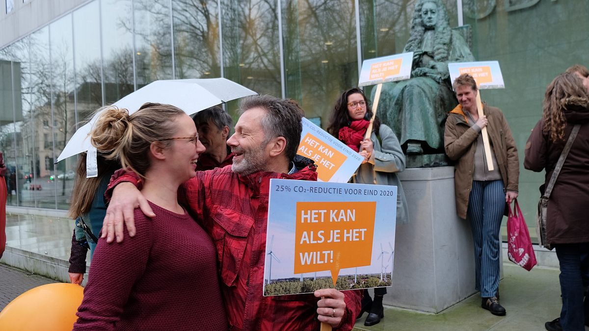Голландские экоактивисты через суд обязали правительство сократить выбросы CO2