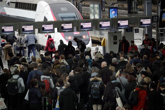 Greves nos transportes abalam Natal em França