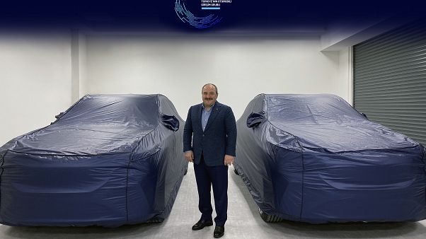 Sanayi ve Teknoloji Bakanı Mustafa Varank yerli otomobilin fotoğraflarını paylaştı Sanayi ve Teknoloji Bakanı Mustafa Varank yerli otomobilin fotoğraflarını paylaştı