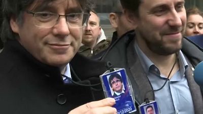 “Dia histórico” para Carles Puigdemont que entra no Parlamento Europeu