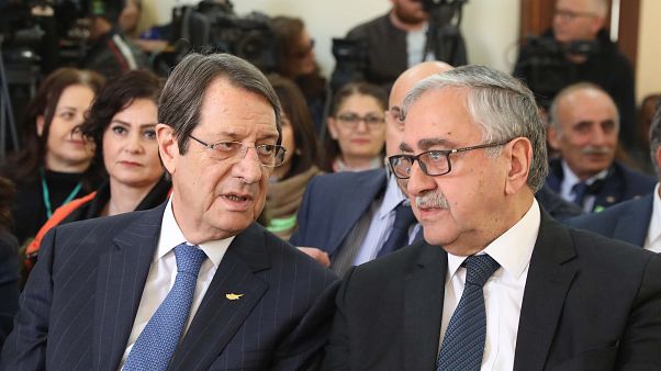 Αναστασιάδης και Ακιντζί στην έκθεση έργων τέχνης Ε/κ και οπτικοακουστικού υλικού Τ/κ Αναστασιάδης και Ακιντζί στην έκθεση έργων τέχνης Ε/κ και οπτικοακουστικού υλικού Τ/κ