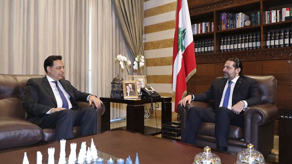 دياب المكلف تشكيل الحكومة المقبلة التقى برئيس الوزراء المنتهية ولايته سعد الحريري دياب المكلف تشكيل الحكومة المقبلة التقى برئيس الوزراء المنتهية ولايته سعد الحريري