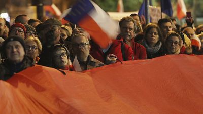 Polnisches Parlament ebnet umstrittener Justizreform den Weg - die EU warnt