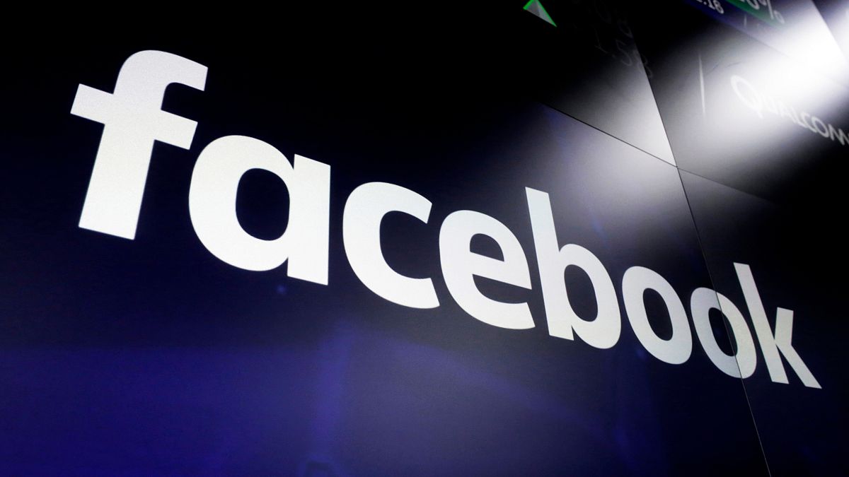 فيسبوك يزيل شبكة حسابات وهمية تنشر مواد مؤيدة لترامب 