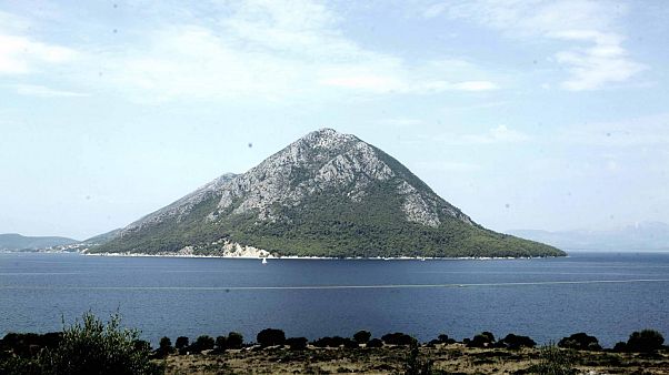 Το ζευγάρι των 80χρονων που ζει στο μικρότερο νησί των Επτανήσων Το ζευγάρι των 80χρονων που ζει στο μικρότερο νησί των Επτανήσων